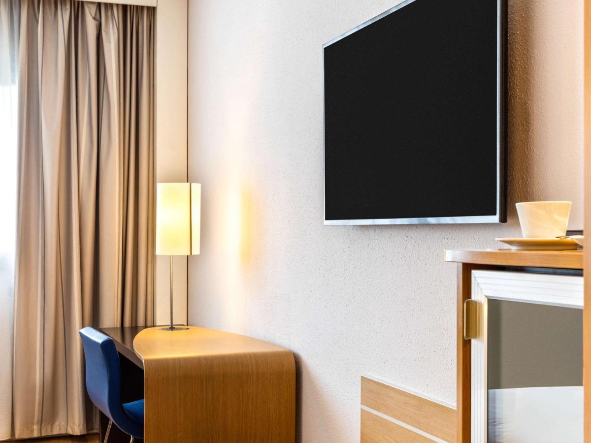Novotel Caserta Sud Esterno foto