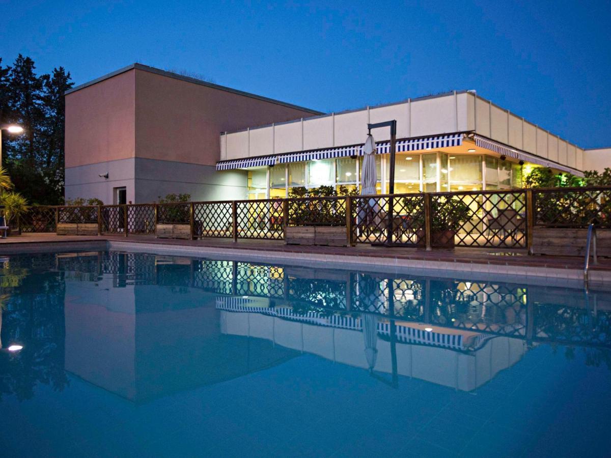 Novotel Caserta Sud Esterno foto