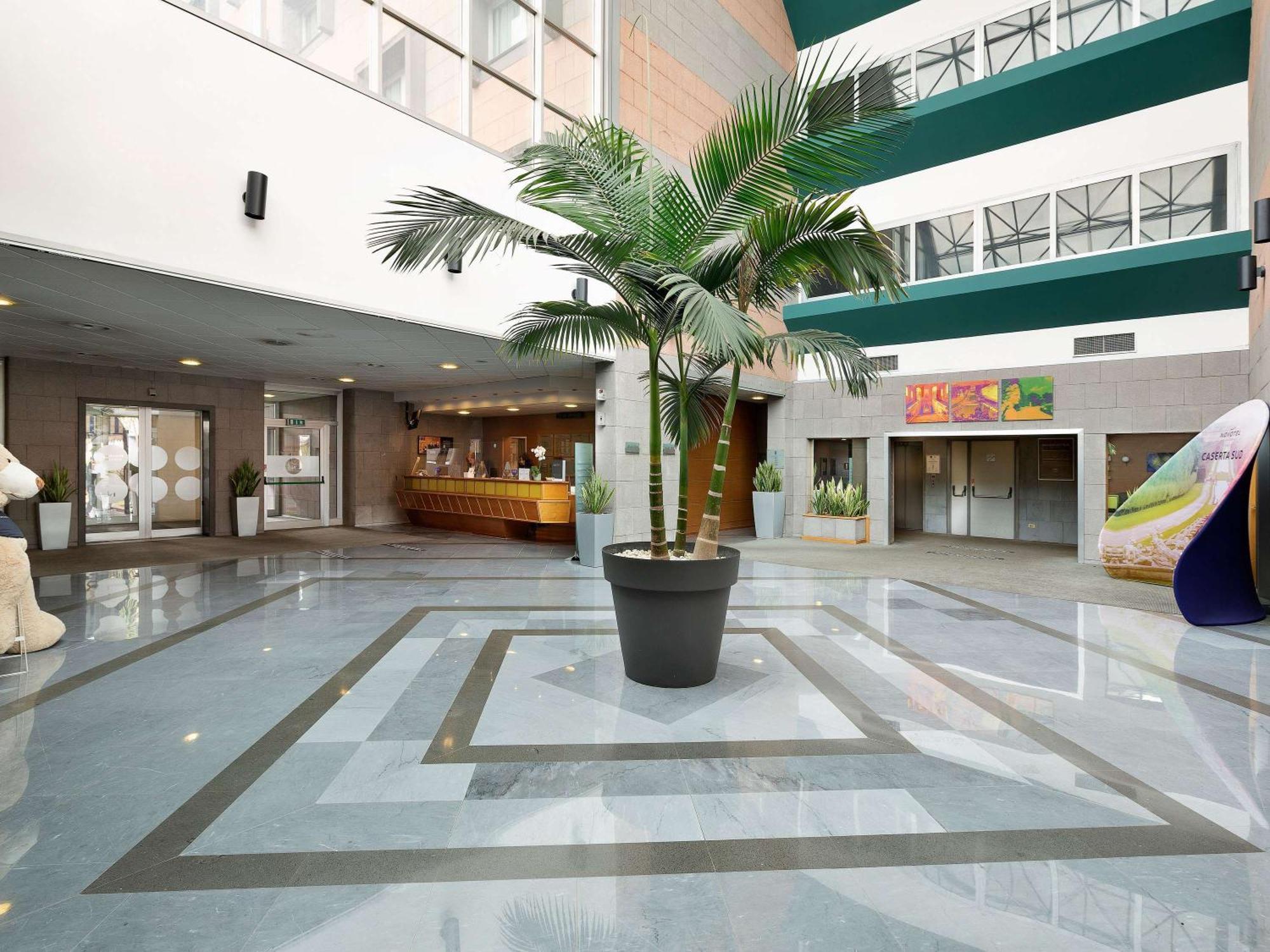 Novotel Caserta Sud Esterno foto