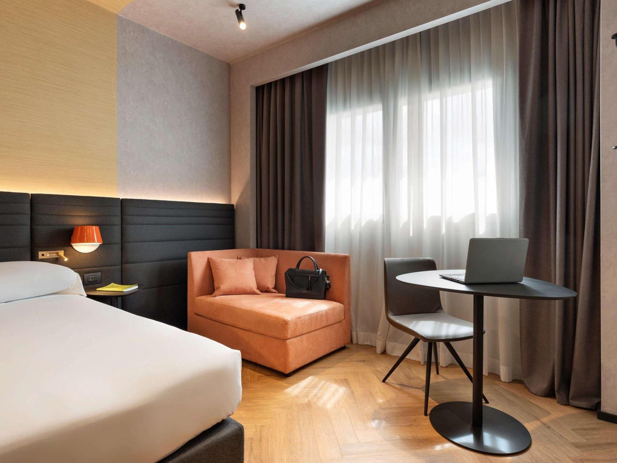 Novotel Caserta Sud Esterno foto