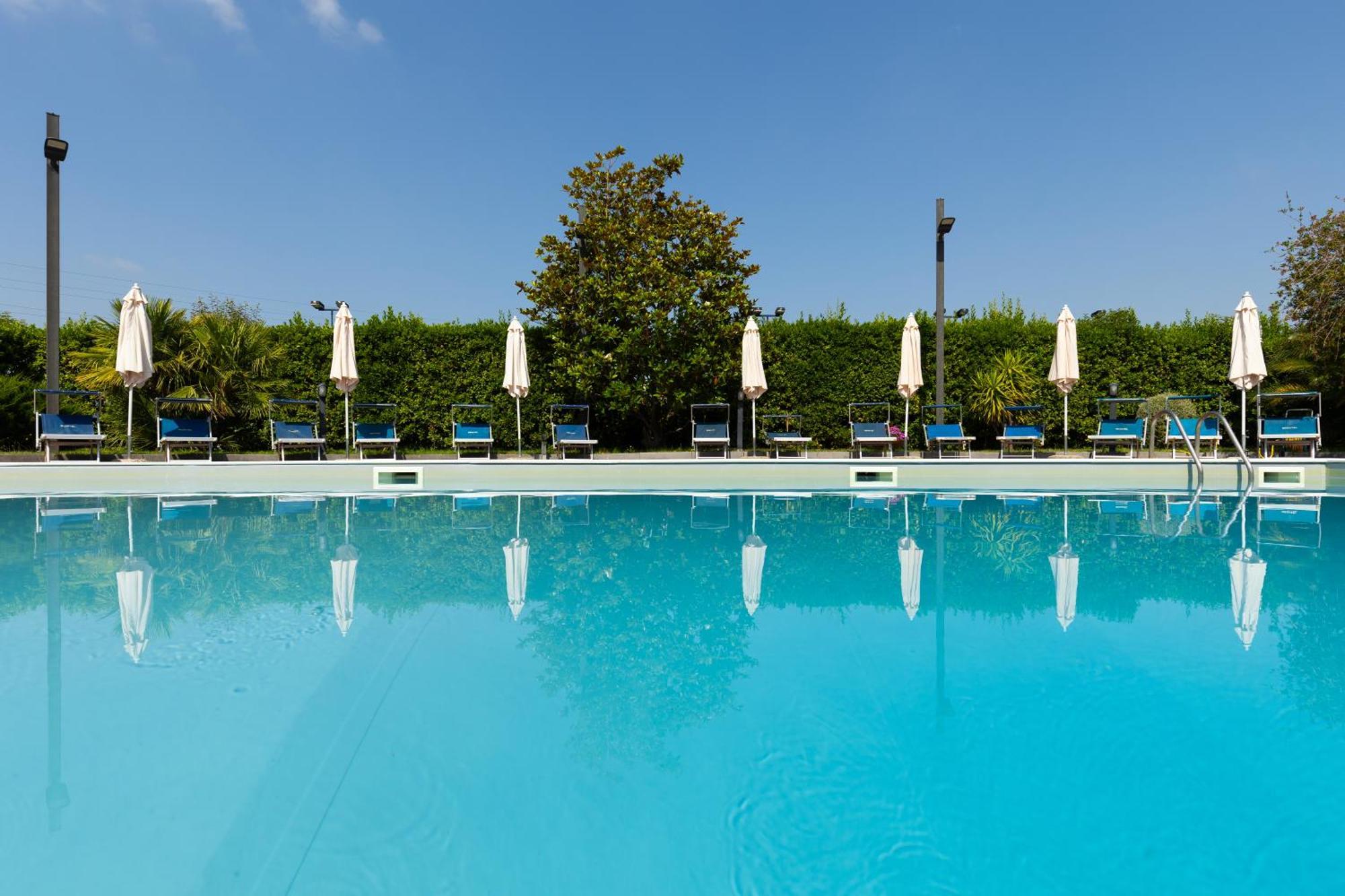 Novotel Caserta Sud Esterno foto