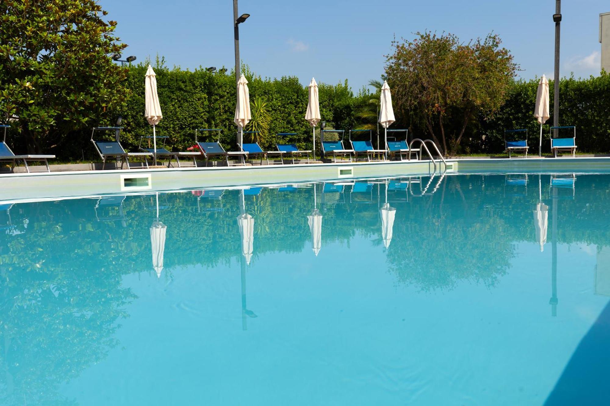 Novotel Caserta Sud Esterno foto