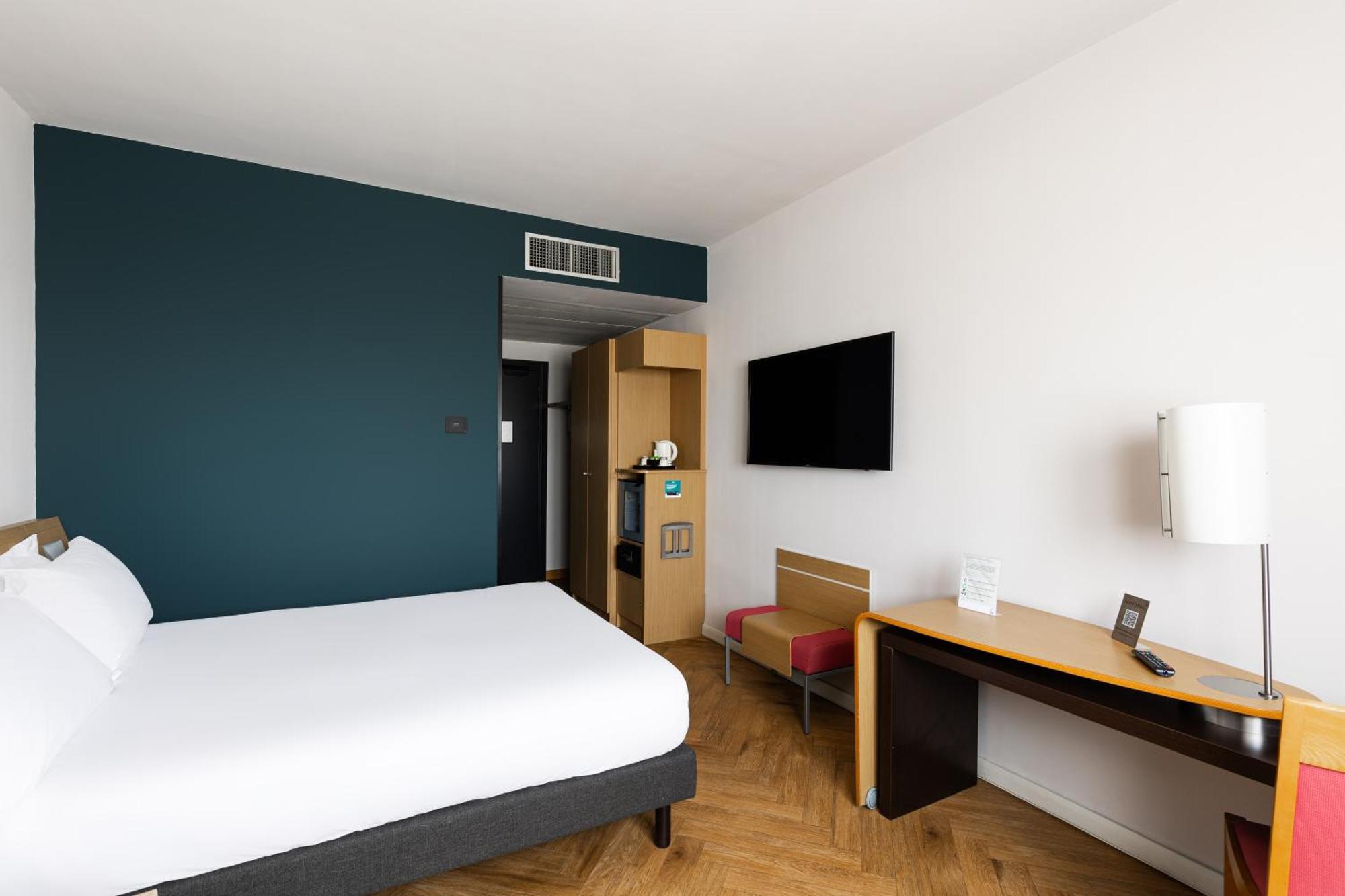 Novotel Caserta Sud Esterno foto